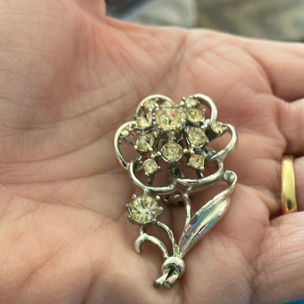 Elegant Silver Floral Brooch